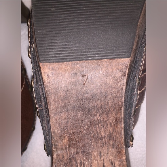 Banana Republic Heel - Picture 3 of 3